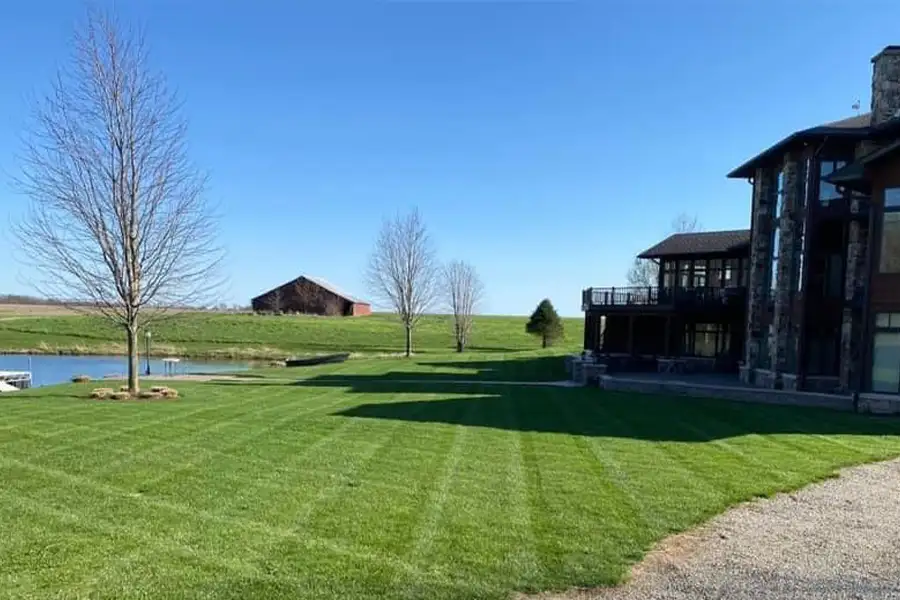 Commercial lawn care services, Stolleis Lawn Care LLC - Springfield, IL
